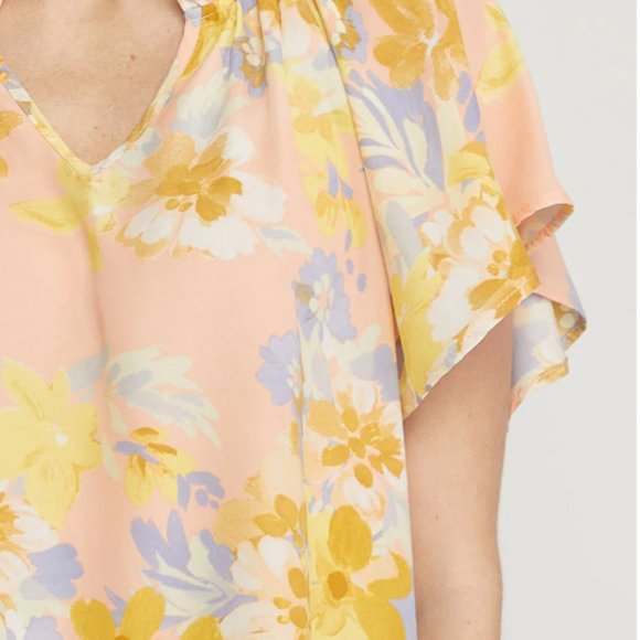 NWOT Entro Flutter Sleeve Floral Top in Peach - Picture 2 of 8